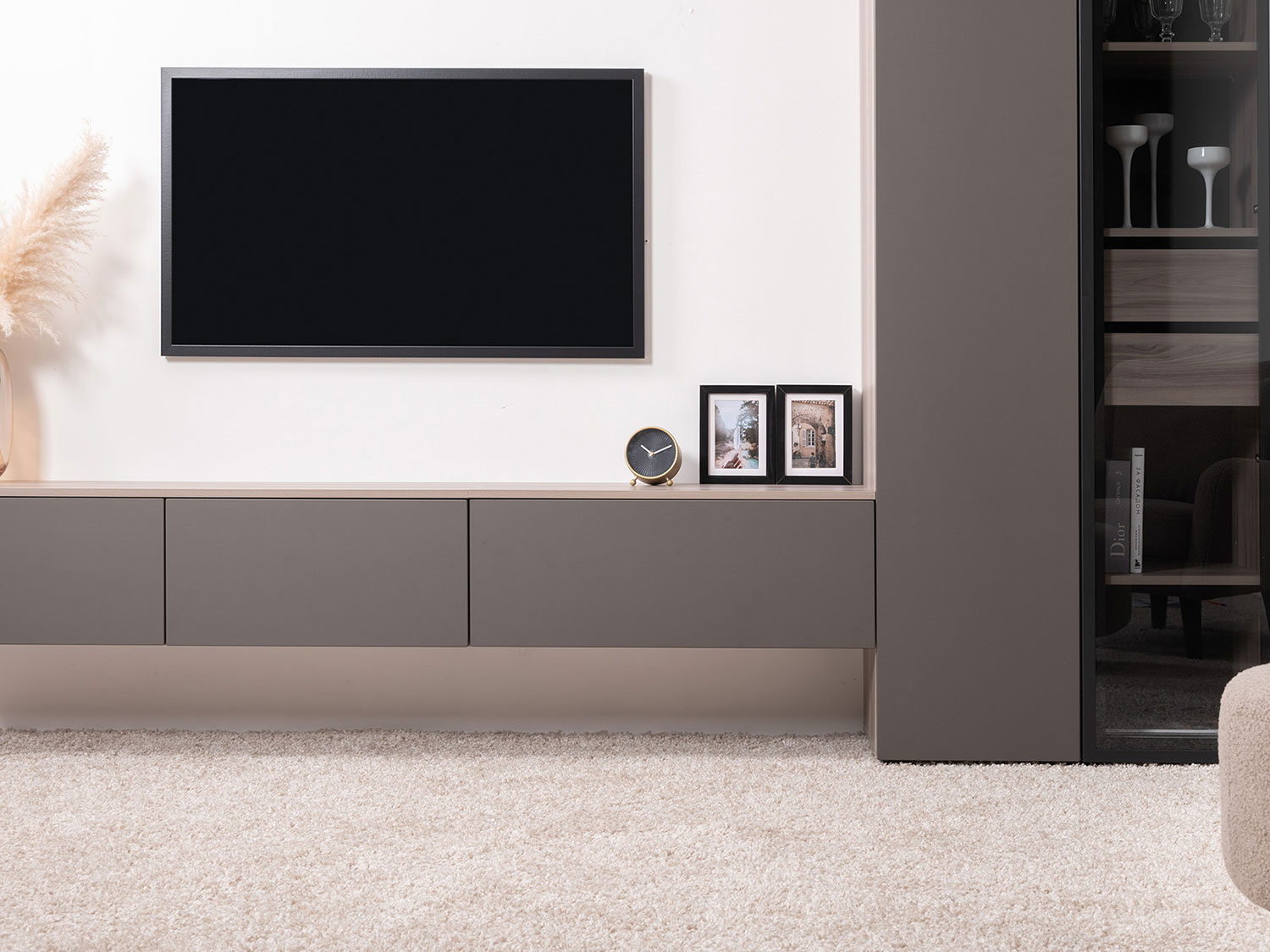 Тумба под ТВ Роквуд 16.54.01, Эмили Блаш + Графит мягкая шагрень купить в Москве