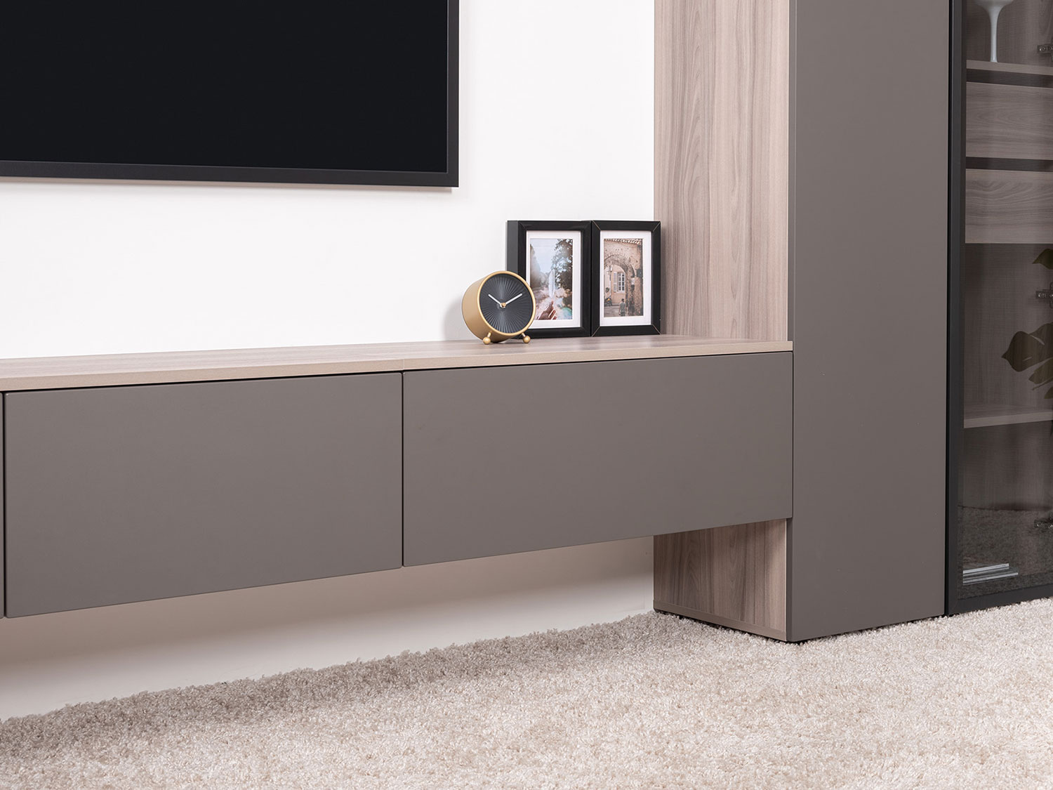 Тумба под ТВ Роквуд 16.54.01, Эмили Блаш + Графит мягкая шагрень купить в Москве