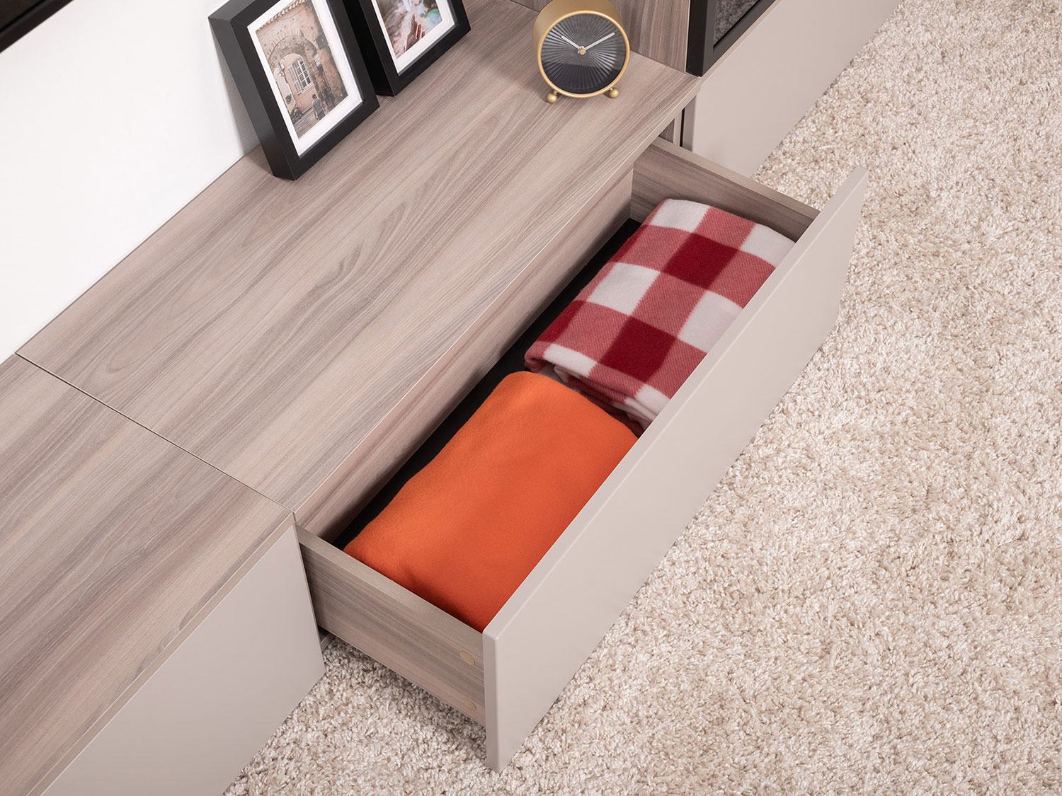 Тумба под ТВ Роквуд 16.54.01, Эмили Блаш + Крем купить в Москве