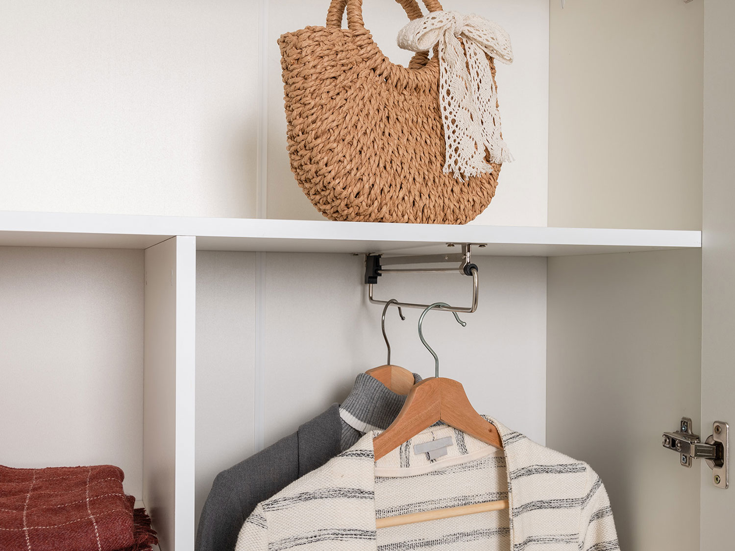 Шкаф для одежды Эйр 13.340, белый шагрень купить в Москве