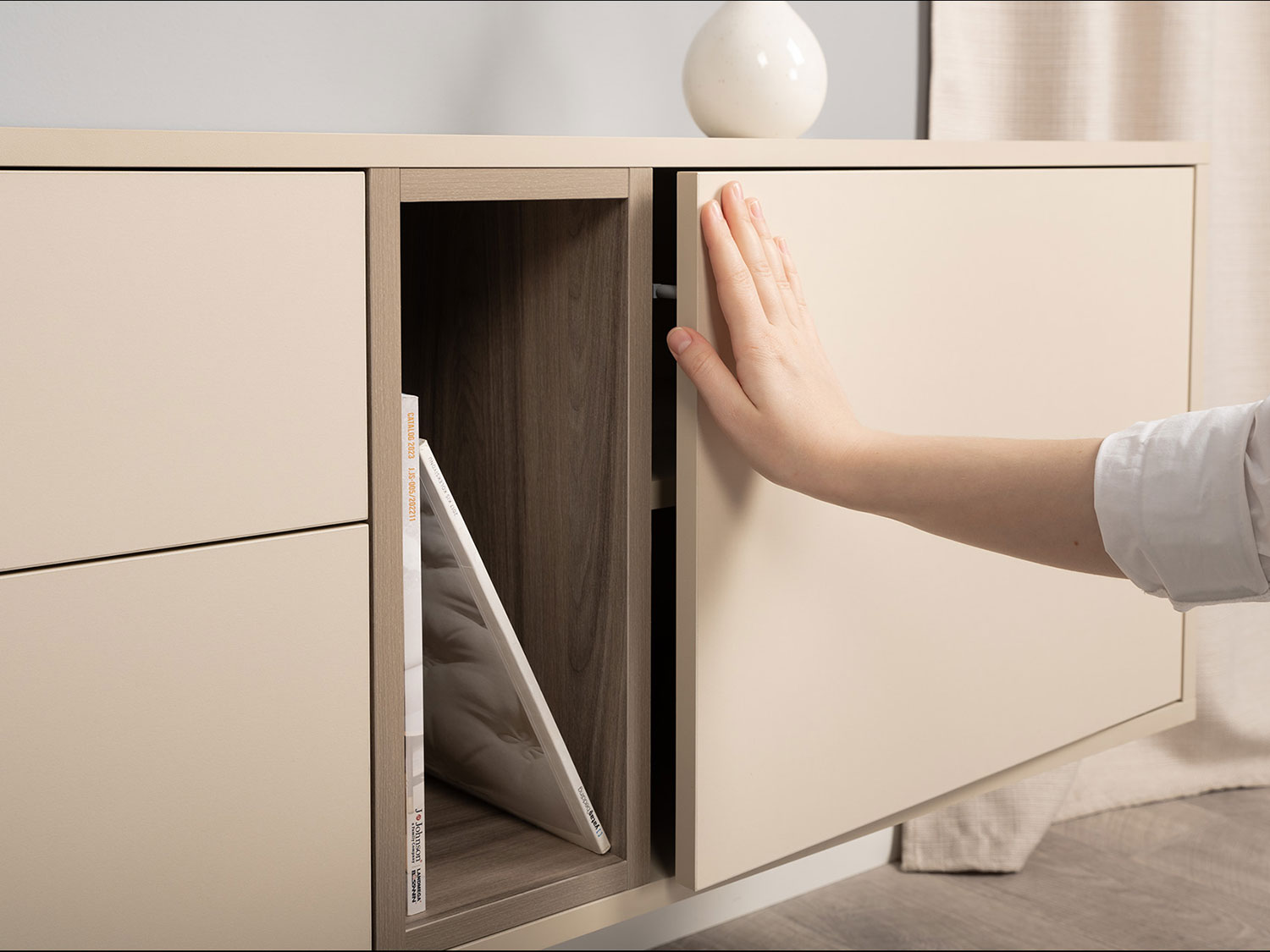 Тумба под ТВ Тайл 16.62 купить в Москве